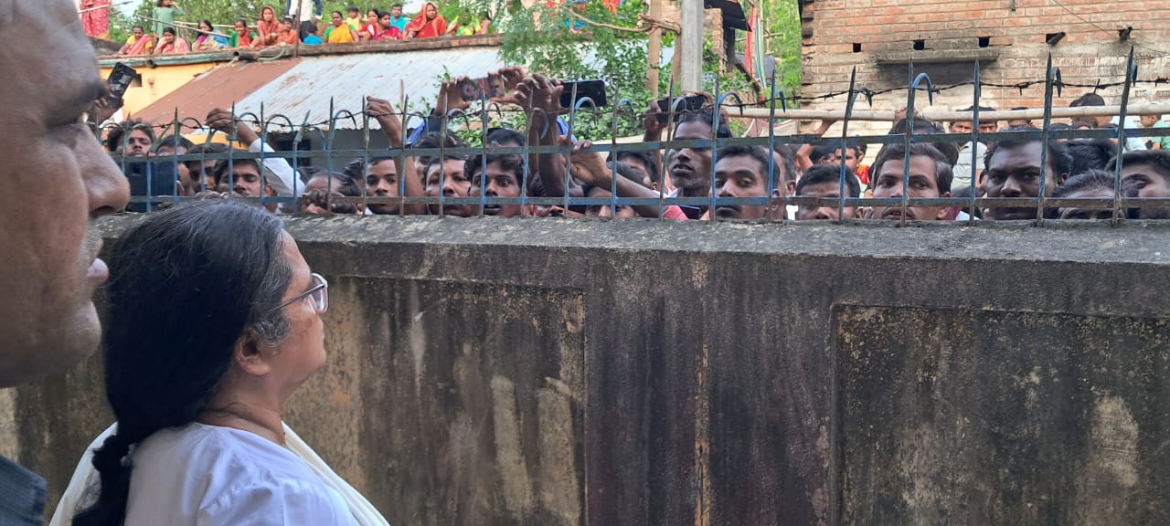 Nirbhoy Didi doing outreach work in a remote village